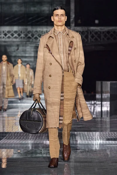 Look 14